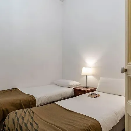 Canela Homes Patio Apartment Barcelona