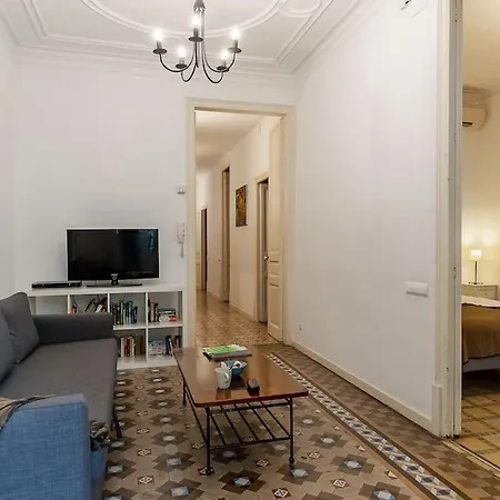 Canela Homes Patio Apartment Barcelona
