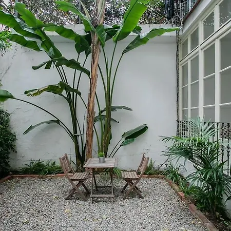 Canela Homes Patio Barcelona